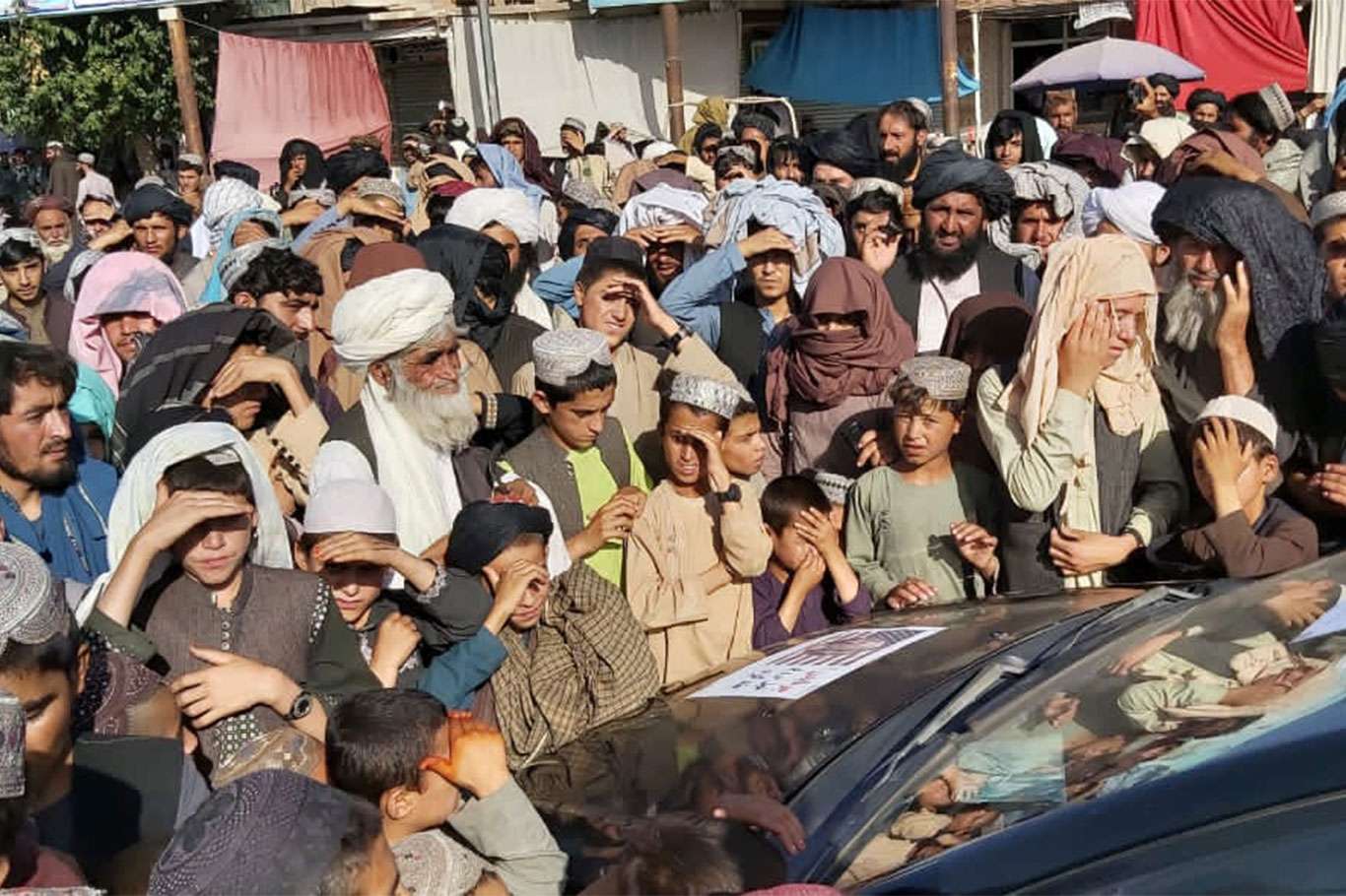 ABD'nin hava saldırısı Afganistan'da protesto edildi